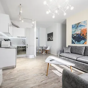 luxury-apartment-skanderbag-square.hotels-in-tirana.com/